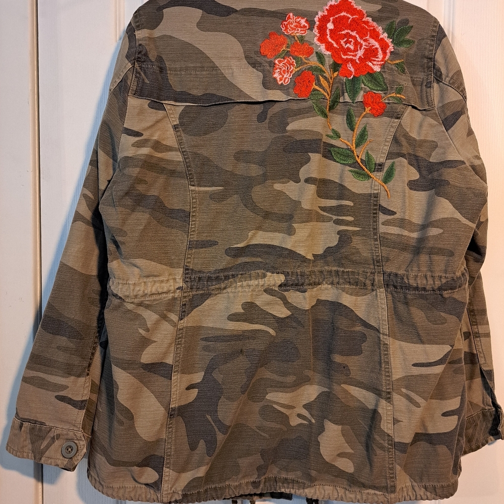 Torrid jacket in size 0. - Picture 14 of 16
